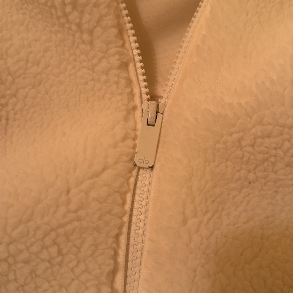 Alo Foxy Sherpa jacket - Picture 2 of 8